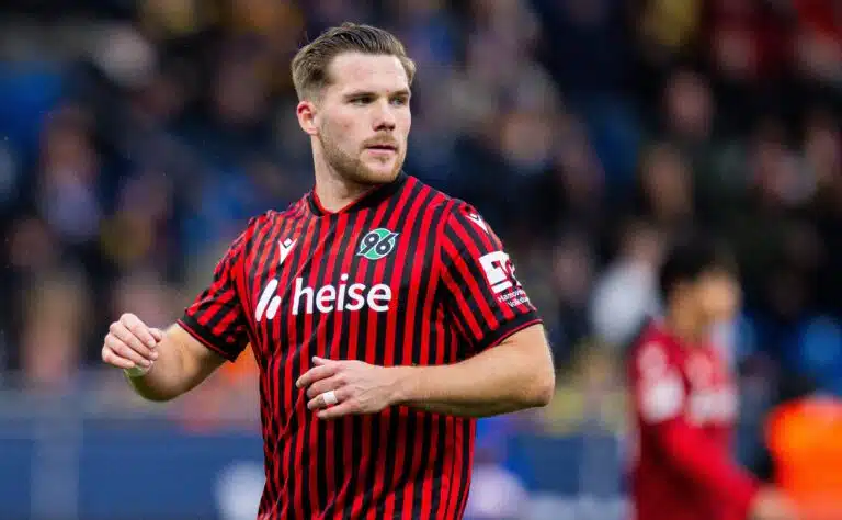 Huuhkajat-hyökkääjä Englantiin Teemu Pukin jalanjäljissä?