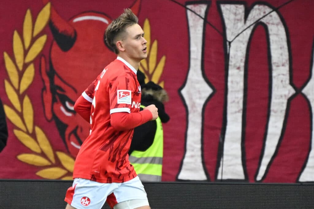 Huuhkajien nuori tähtipelaaja ilmiliekeissä