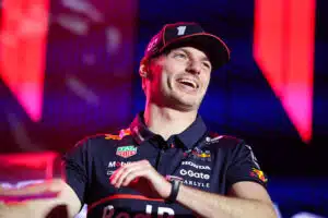 Max Verstappen vitsaili Red Bullin räjähdysherkästä aseesta: "Kukaan ei uskonut" Max Verstappen vitsaili Red Bullin räjähdysherkästä aseesta: ”Kukaan ei uskonut”