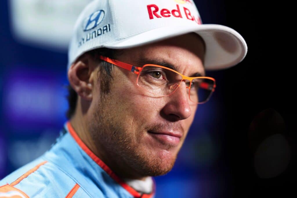 MM-rallitähti ajoi ylinopeutta Saudi-Arabiassa