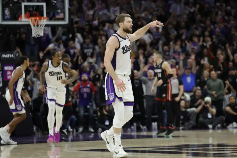 Kammottava tieto NBA:sta – liettualaisjärkäle loukkaantui