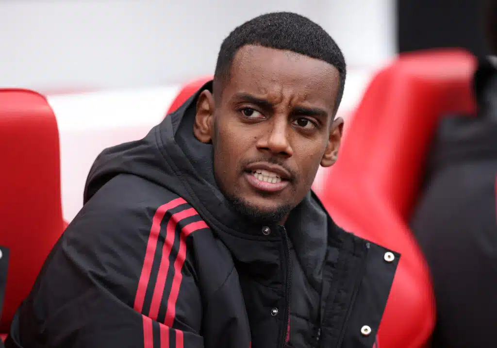 Liverpool sai kuulla todella huolestuttavia uutisia Alexander Isakista