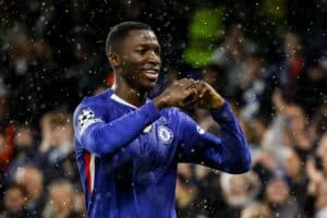 Chelsea täräyttämässä kovan kiinnityksen