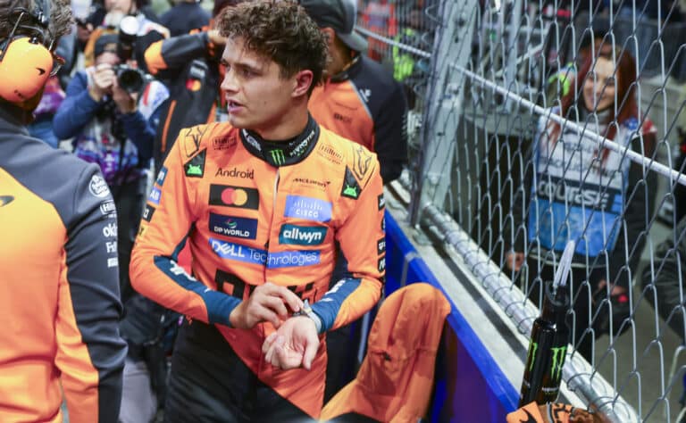 Lando Norrisilla ja Max Verstappenilla hurja taistelu vapaissa harjoituksissa