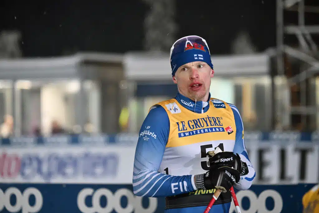 Johannes Kläbo sysäsi Iivo Niskasen sivuun