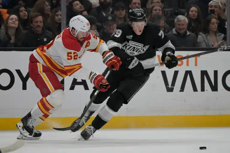 Suomalainen NHL-kiekkoilija antoi nyrkkiensä puhua