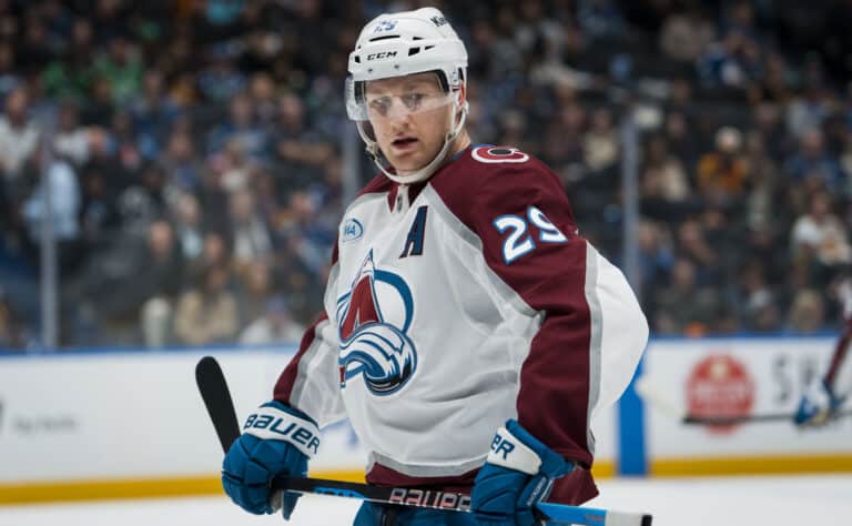 Näin NHL:n tähtipelaajat kommentoivat olympiakaukalon skandaalia – ”Umpimähkäinen koko” Näin NHL:n tähtipelaajat kommentoivat olympiakaukalon skandaalia – ”Umpimähkäinen koko”