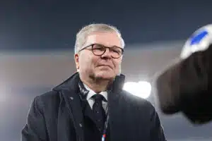 Palloliitto vaatii EU:lta toimia FIFA:a vastaan – ”Jalkapallon sielua ei aseteta myyntiin” Palloliitto vaatii EU:lta toimia FIFA:a vastaan – ”Jalkapallon sielua ei aseteta myyntiin”