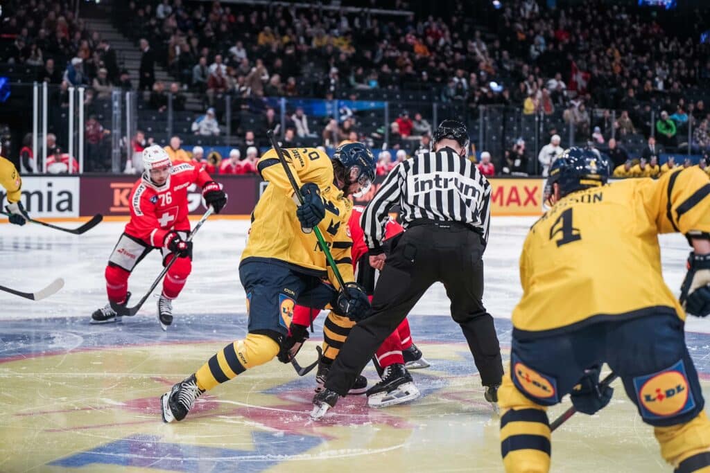 Tre Kronorilta aivan älytön näytös Tampereella