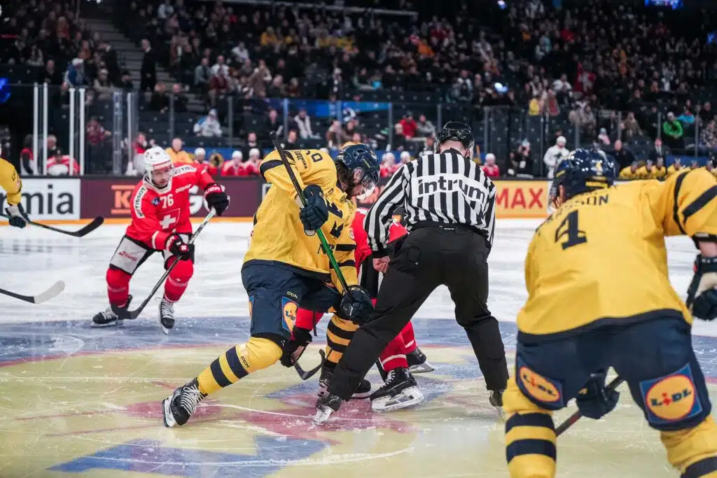Tre Kronorilta aivan älytön näytös Tampereella