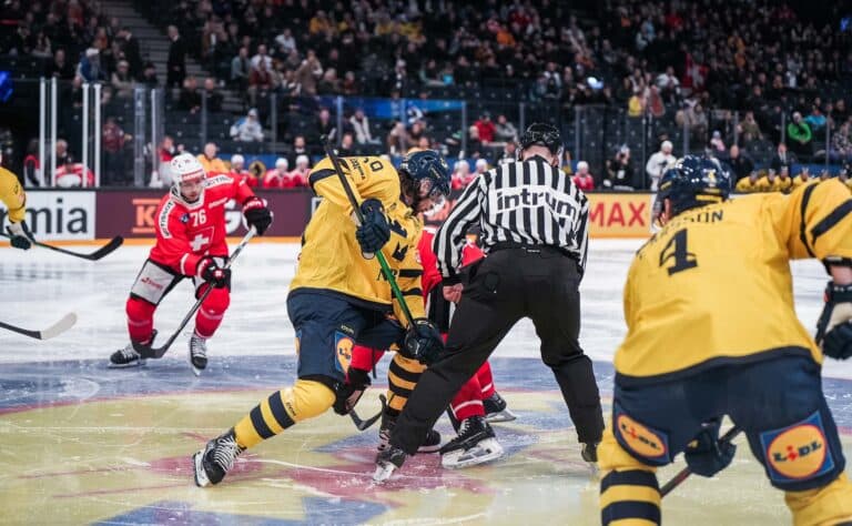 Tre Kronorilta aivan älytön näytös Tampereella Tre Kronorilta aivan älytön näytös Tampereella