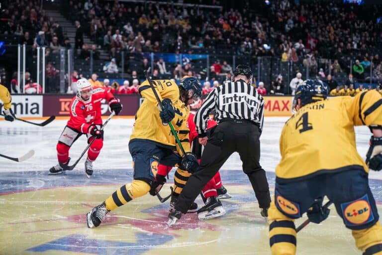 Tre Kronorilta aivan älytön näytös Tampereella