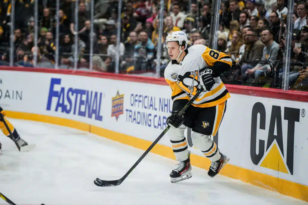 Pittsburgh Penguins kärsi kovan kolauksen – peräti neljä pelaajaa loukkaantuneiden listalle Ben Kindel, Pittsburgh Penguins