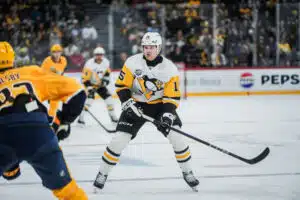 Suomalaishyökkääjä liekeissä SHL:ssä - tie NHL:ssä ei auennut Pittsburgh Penguinsin Joona Koppanen