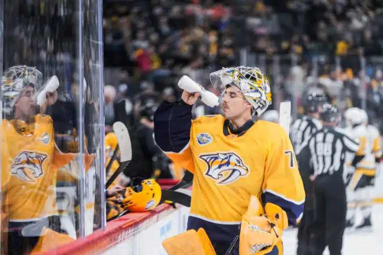 Juuse Sarosta nöyryytetään Tukholman NHL-illassa