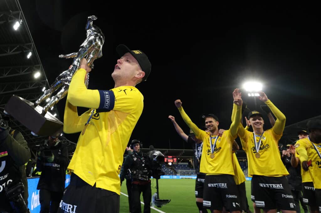 KuPS-tähti kommentoi HJK:n fanien käytöstä Atleetille