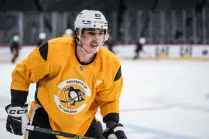 Pittsburgh Penguinsille karuja uutisia juuri ennen NHL-kauden alkua – kuusi pelaajaa sivussa Pittsburgh Penguinsin puolustaja Ryan Graves