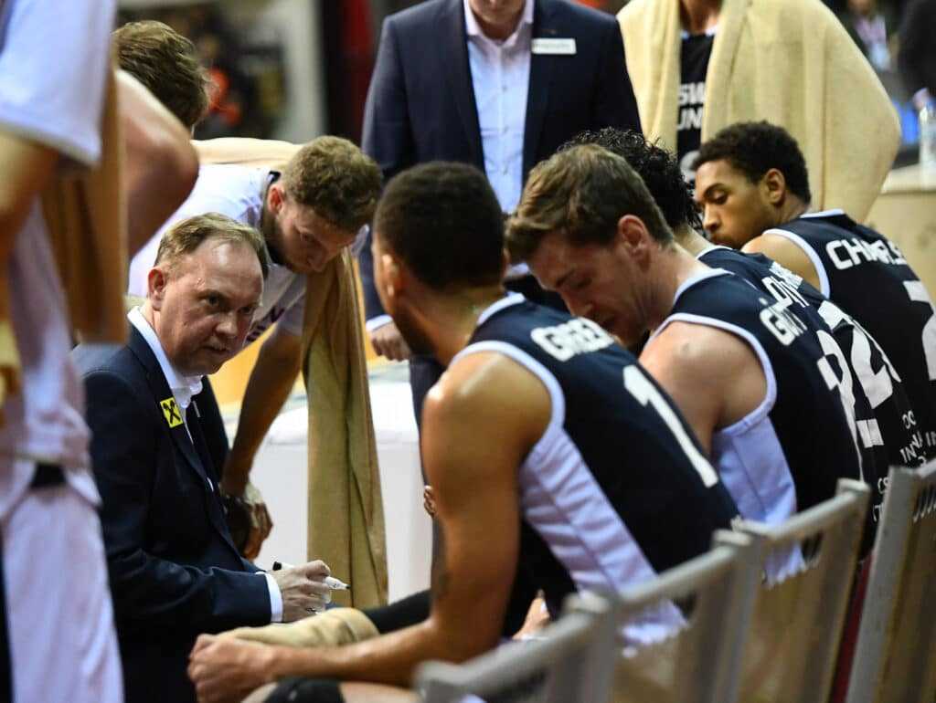 Suomalaista korisosaamista jälleen ulkomaille – taas kova valmennuspesti