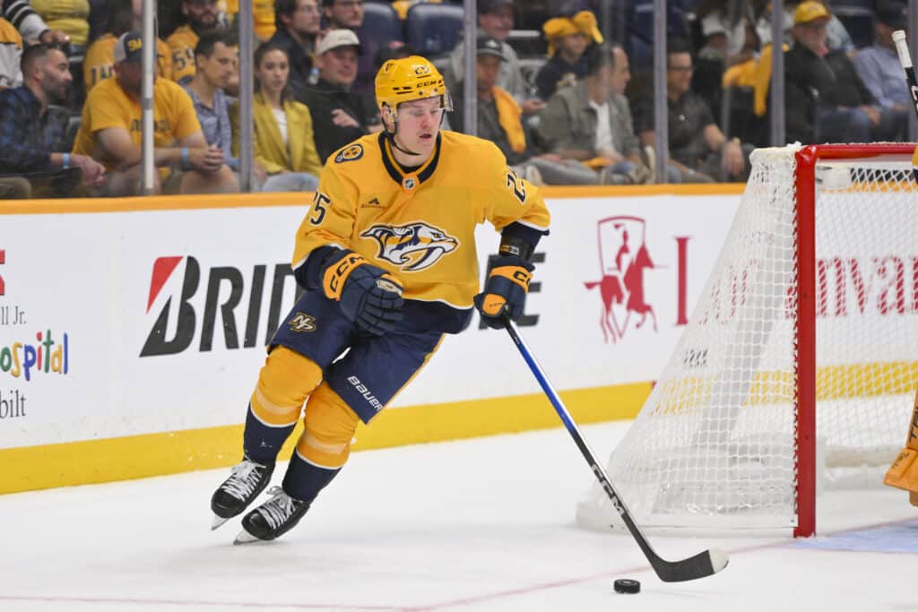 Suomalaishyökkääjän pompottelu NHL:ssä jatkuu Suomalaishyökkääjän pompottelu NHL:ssä jatkuu