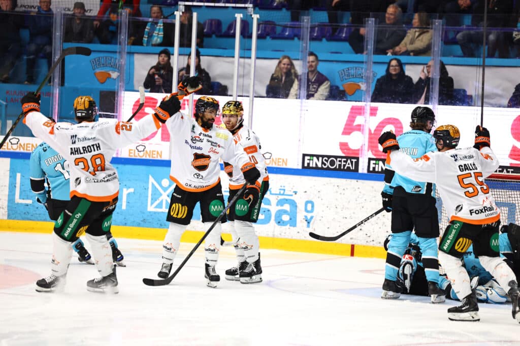 Liigassa vierasvoittojen kierros - Tappara ja KooKoo takoivat tylyt lukemat Liigassa vierasvoittojen kierros – Tappara ja KooKoo takoivat tylyt lukemat