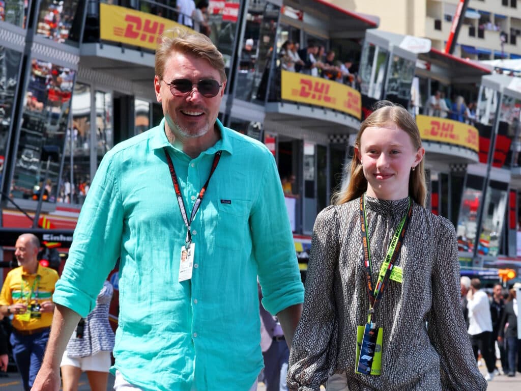 Edustaisiko Ella Häkkinen Formula ykkösissä Suomea vai Tshekkiä?