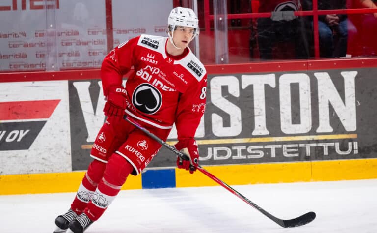 Ässille karmea kolaus - pakkipari loppuvuodeksi lasarettiin Ässille karmea kolaus – pakkipari loppuvuodeksi lasarettiin