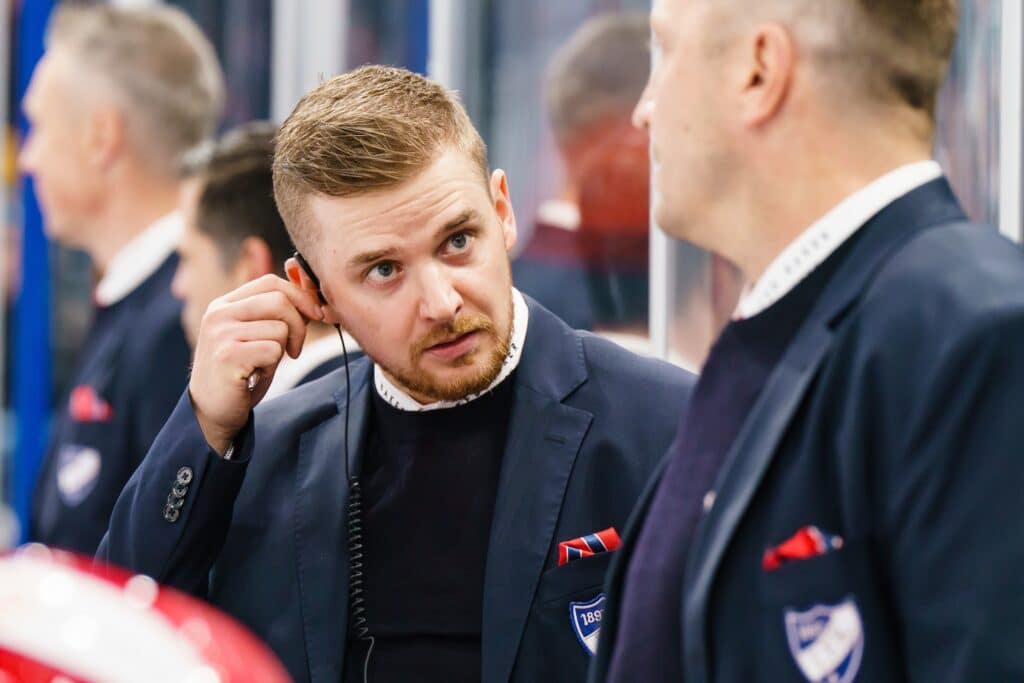 Ville Peltonen houkutteli HIFK:sta tutun nimen tiimiinsä Ville Peltonen houkutteli HIFK:sta tutun nimen tiimiinsä