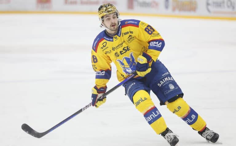 IS: Tässä on NHL:stä potkut saaneen suomalaisen uusi seura