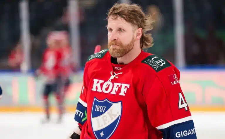 Atleetti: Leo Komarov takaisin Liigaan