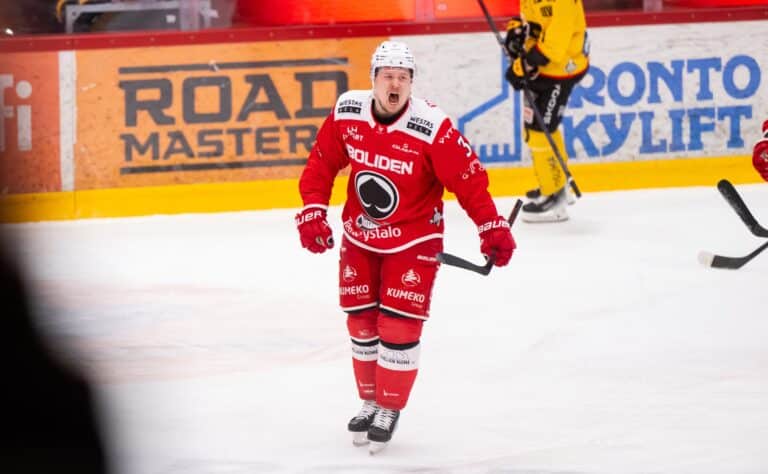 Pokka meinasi pettää - paluun tehnyt SM-liigapakki esitti melkoisen väitteen Pokka meinasi pettää – paluun tehnyt SM-liigapakki esitti melkoisen väitteen