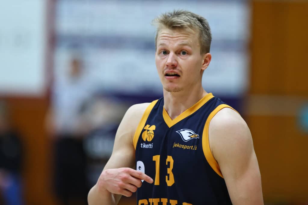 Lassi Nikkarinen vaihtaa osoitetta Lassi Nikkarinen vaihtaa osoitetta