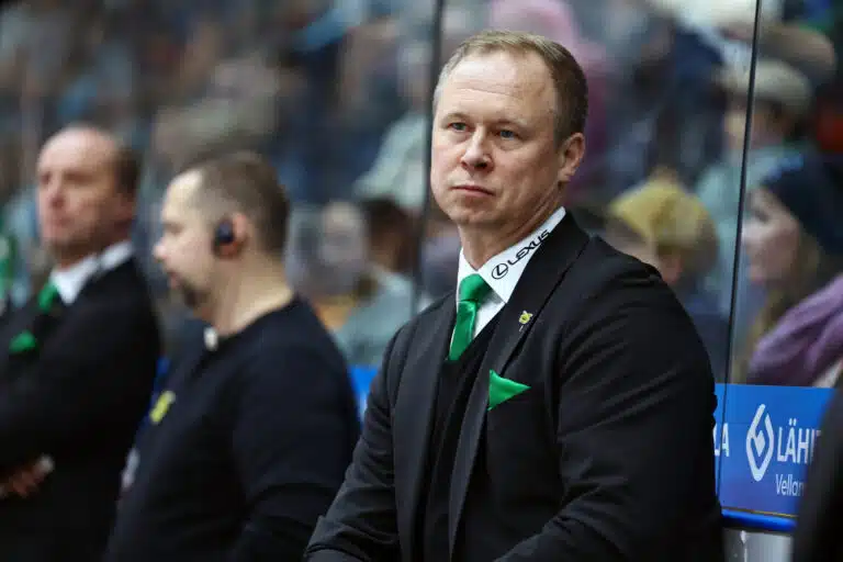 Ilveksen valmennukseen muutoksia