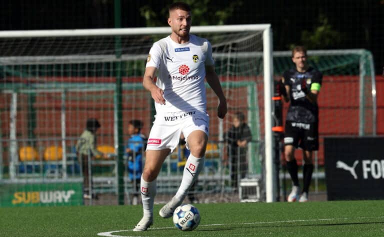 Tammelassa tiukka 0-0-peli - KuPS:n tähtipelaaja valmistautuu uransa suurimpaan otteluun Tammelassa tiukka 0-0-peli – KuPS:n tähtipelaaja valmistautuu uransa suurimpaan otteluun