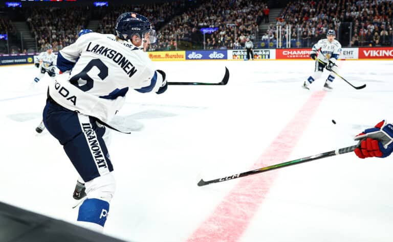 Leijona-pelaaja vaihtamassa tuttuun seuraan Leijona-pelaaja vaihtamassa tuttuun seuraan