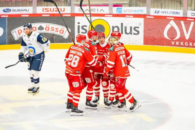 Sport nappasi raamikkaan ruotsalaishyökkääjän – ”Juonikas pelaaja”