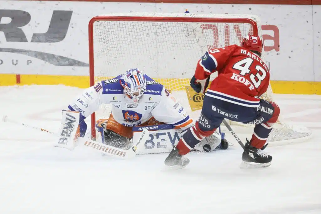 Olli Jokisen HIFK tuhosi Tapparan päätöserässä – Christian Heljangon temppu puhuttaa vielä pitkään