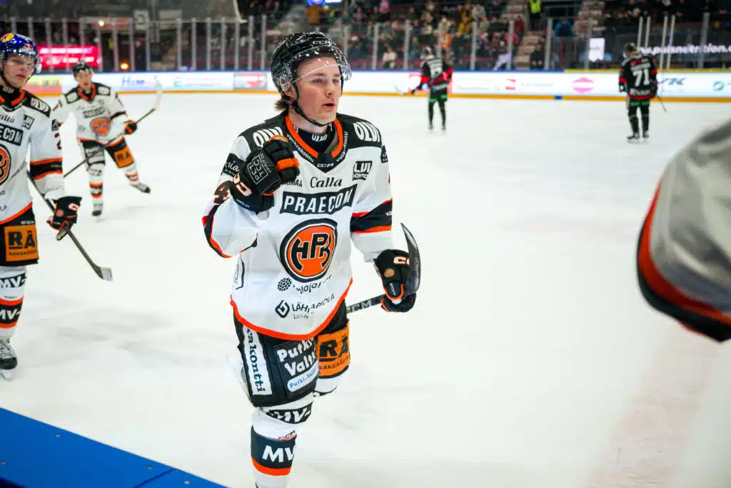 HPK voitti pitkän kaavan kautta – JYP taipui kotikentällä