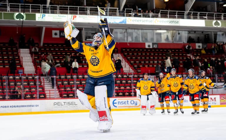 Lukko jyräsi Ässät Satakunnan paikalliskohtaamisessa Lukko jyräsi Ässät Satakunnan paikalliskohtaamisessa