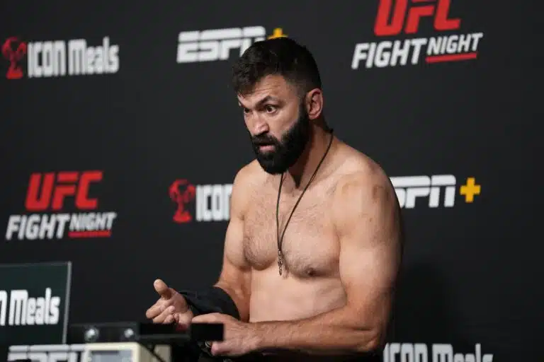 Somevaikuttajat haastoivat miehen tappeluun – tämä paljastui UFC:n ex-mestariksi