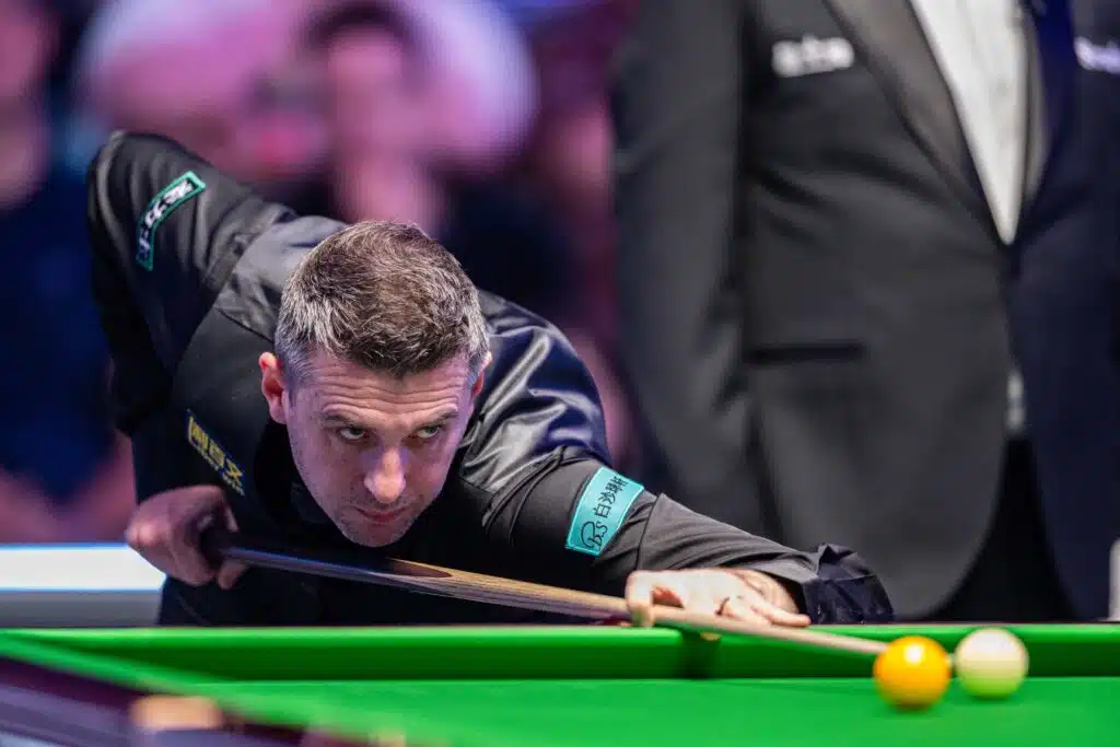 Snookerin superfinaali käynnistyi uskomattomalla tavalla Snookerin superfinaali käynnistyi uskomattomalla tavalla