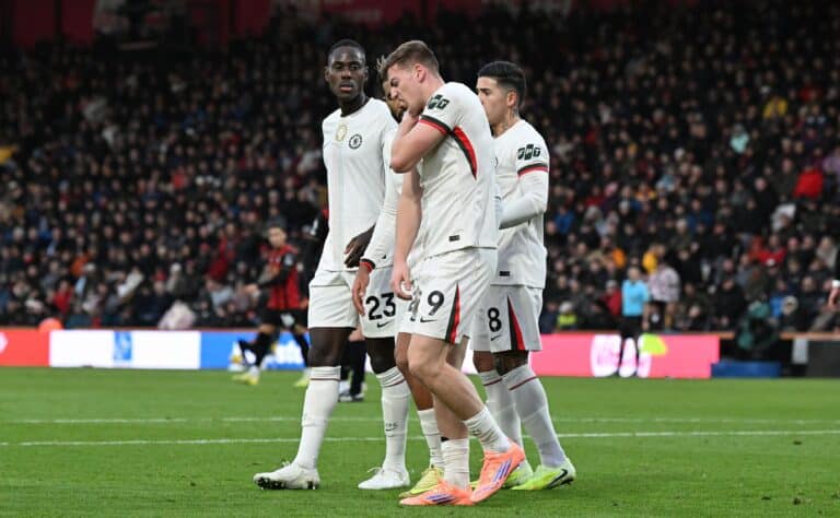 Chelsean tähtihyökkääjän vuosi paketissa - edessä pitkä sairausloma Chelsean tähtihyökkääjän vuosi paketissa – edessä pitkä sairausloma