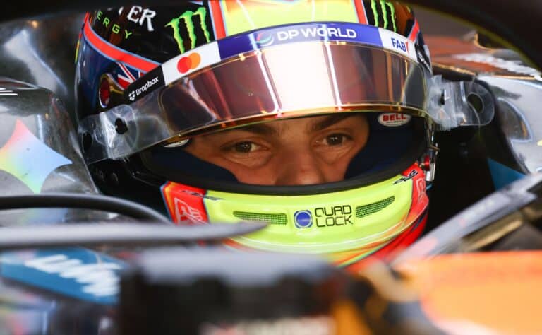 Oscar Piastri lähtökuopissa McLarenilta Oscar Piastri lähtökuopissa McLarenilta