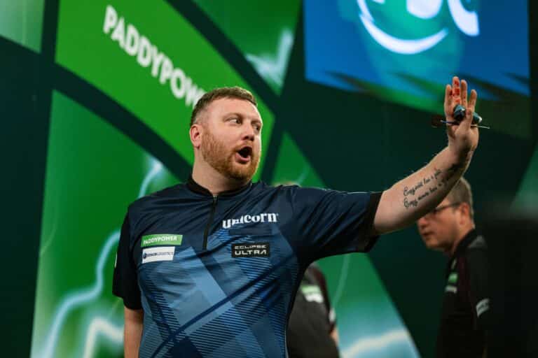 Dartsin MM-kisoissa verinen kohtaus – Taustalla suru-uutinen