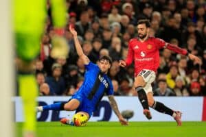 Bruno Fernandes lähdössä Manchester Unitedista? – ulosostopykälän summa selvillä Bruno Fernandes lähdössä Manchester Unitedista? – ulosostopykälän summa selvillä