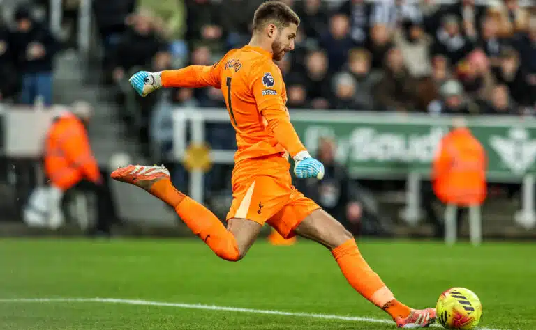 Valioliiga julkaisi pelaajasta ivallisen videon – raivo repesi Valioliiga julkaisi pelaajasta ivallisen videon – raivo repesi