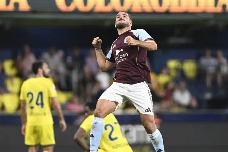 Aston Villa iski painetta Arsenalin niskaan