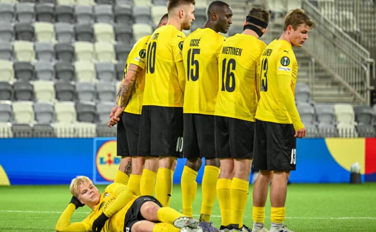 Kauden huipennus - KuPS tähtää voittoon Valioliigajättiä vastaan Kauden huipennus – KuPS tähtää voittoon Valioliigajättiä vastaan