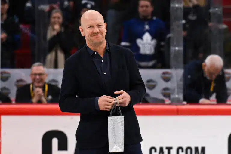 Ruotsalainen kiekkolegenda neuvotteluissa huippupestistä NHL:ssä