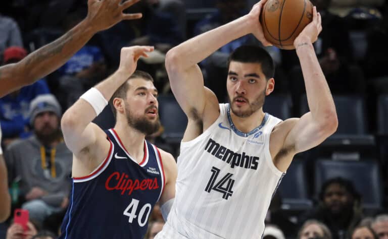 Kova takaisku Tuomas Iisalon NBA-joukkueelle Kova takaisku Tuomas Iisalon NBA-joukkueelle