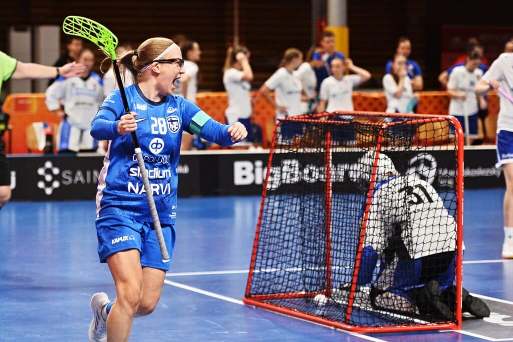 Suomelta suvereeni näytös Tanskaa vastaan MM-puolivälierässä – Veera Kauppi loisti kuudella pisteellään Suomelta suvereeni näytös Tanskaa vastaan MM-puolivälierässä – Veera Kauppi loisti kuudella pisteellään